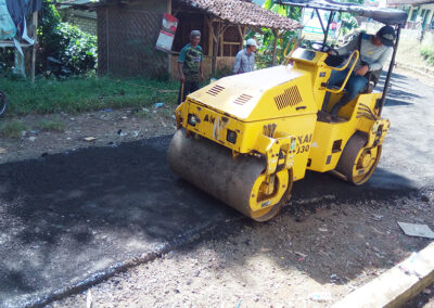 Pengaspalan Jalan Desa Tahap Kesatu